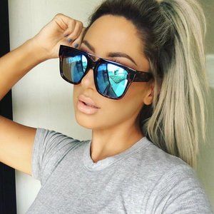 QUAY x CHRISSPY Mila Tortoise Blue Mirror